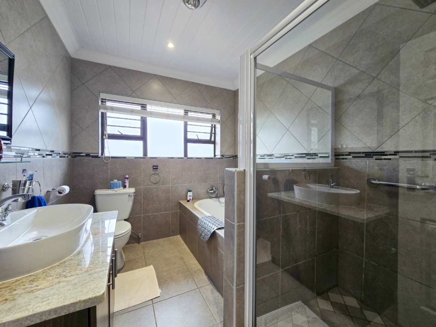 3 Bedroom Property for Sale in Stilbaai Wes Western Cape